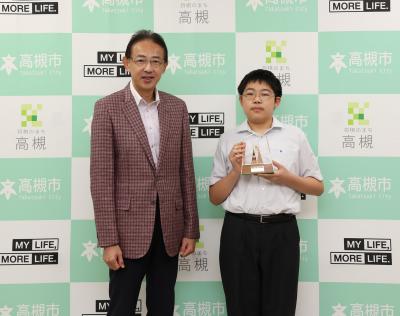 清水慎さんと濱田市長の写真