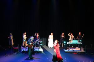 水曜の家族舞台風景1