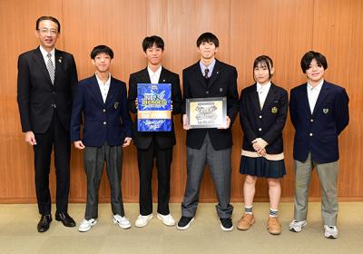 ダブルダッチチームメンバーと濱田市長