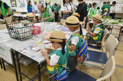 工作をする子ども