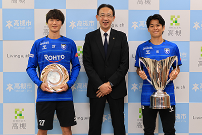 岸本選手と美藤選手と濱田市長