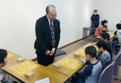 畠山 成幸八段と室田伊緒女流二段による指導対局の画像